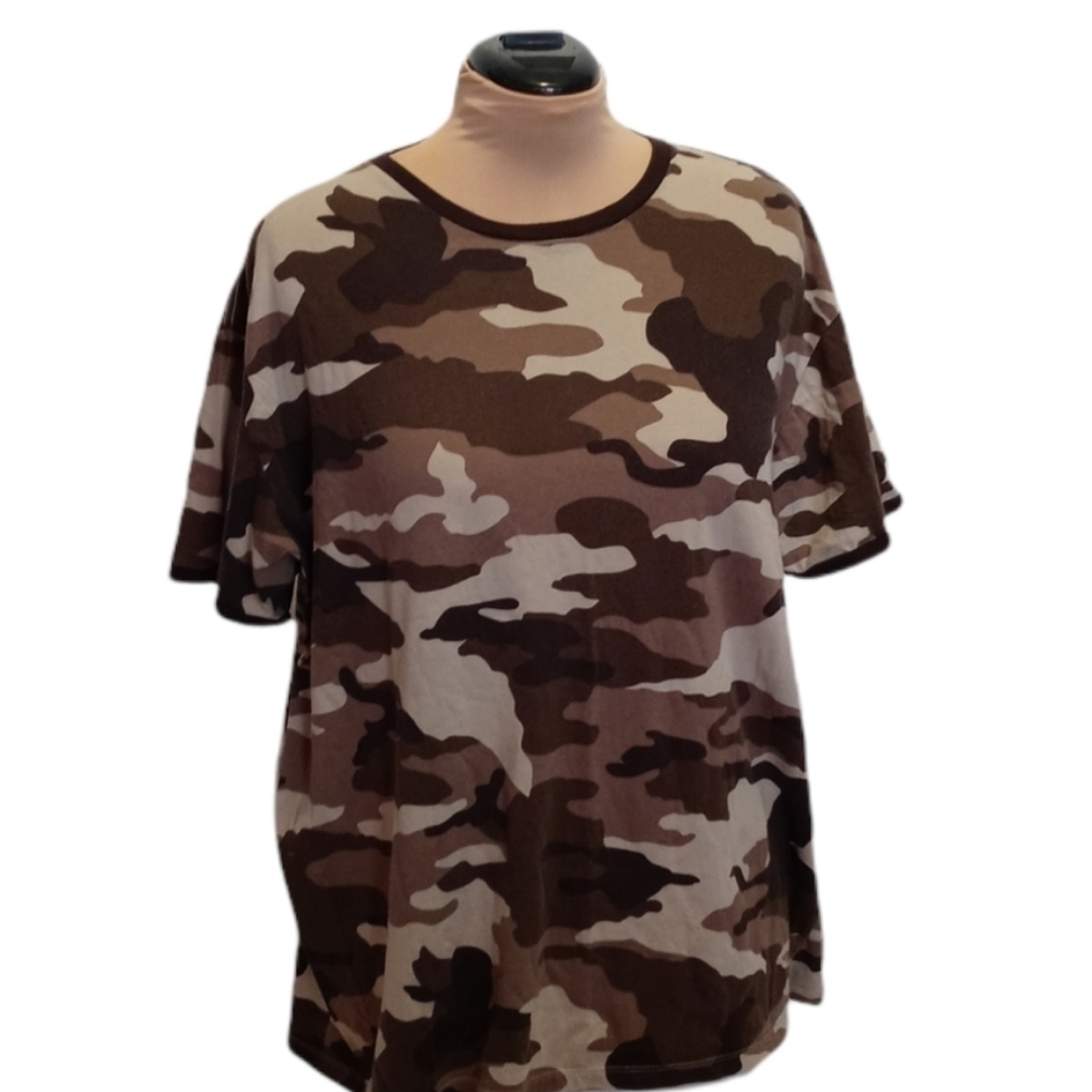 Gap camo tee size XXL excellent condition